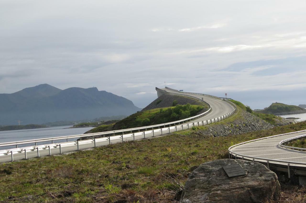 House With Lake View Near Atlantic Road Eide  Extérieur photo